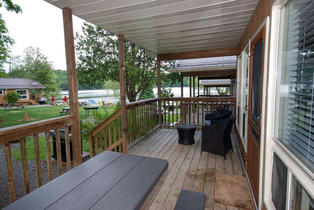 Ogopogo Resort Carnarvon Extérieur photo