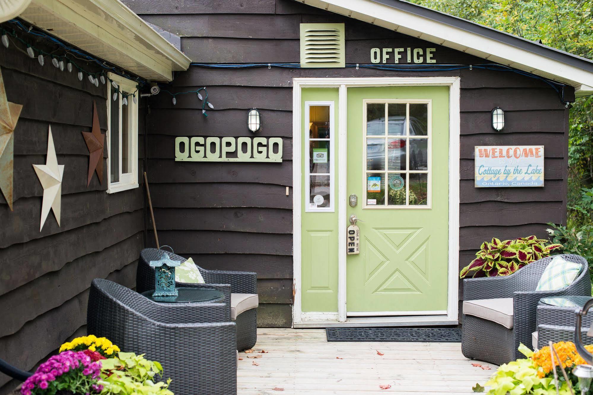 Ogopogo Resort Carnarvon Extérieur photo